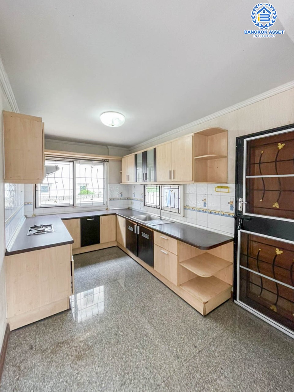 *****บ้านเดี่ยวมือสอง ม.ศุภาลัย ออคิดปาร์ค สุขาภิบาล5  เนื้อที่ 67 ตร.ว. ฟังก์ชัน 3 ห้องนอน 2 ห้องน้ำ จอดรถได้ 2 คัน บนทำเลเชื่อมต่อหลายเส้นทาง ถ.รามอินทรา ถ.สายไหม และถ.พหลโยธิน ใกล้สนามบินดอนเมือง ทางด่วน "รามอินทรา" และรถไฟฟ้าสายสีเขียว "สถานีสายหยุด"